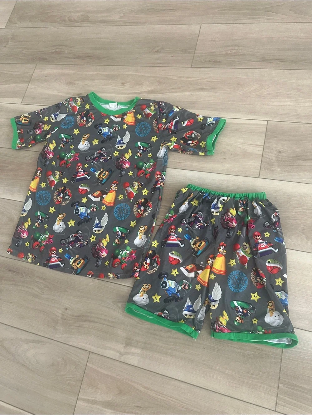 Kids Grey Character Short Pajama Set with Green Trim - Fun Print Size 7XL